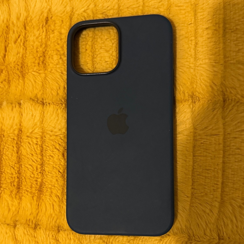 Apple Midnight Silicone iPhone Case